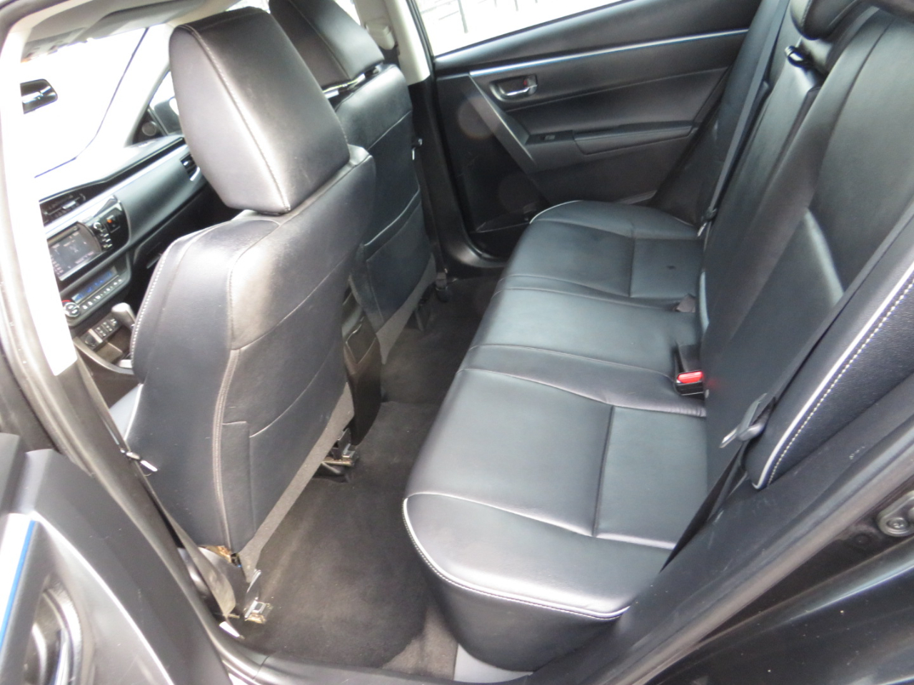 Toyota Corolla 4dr Sdn CVT LE Premium (Natl) 2015