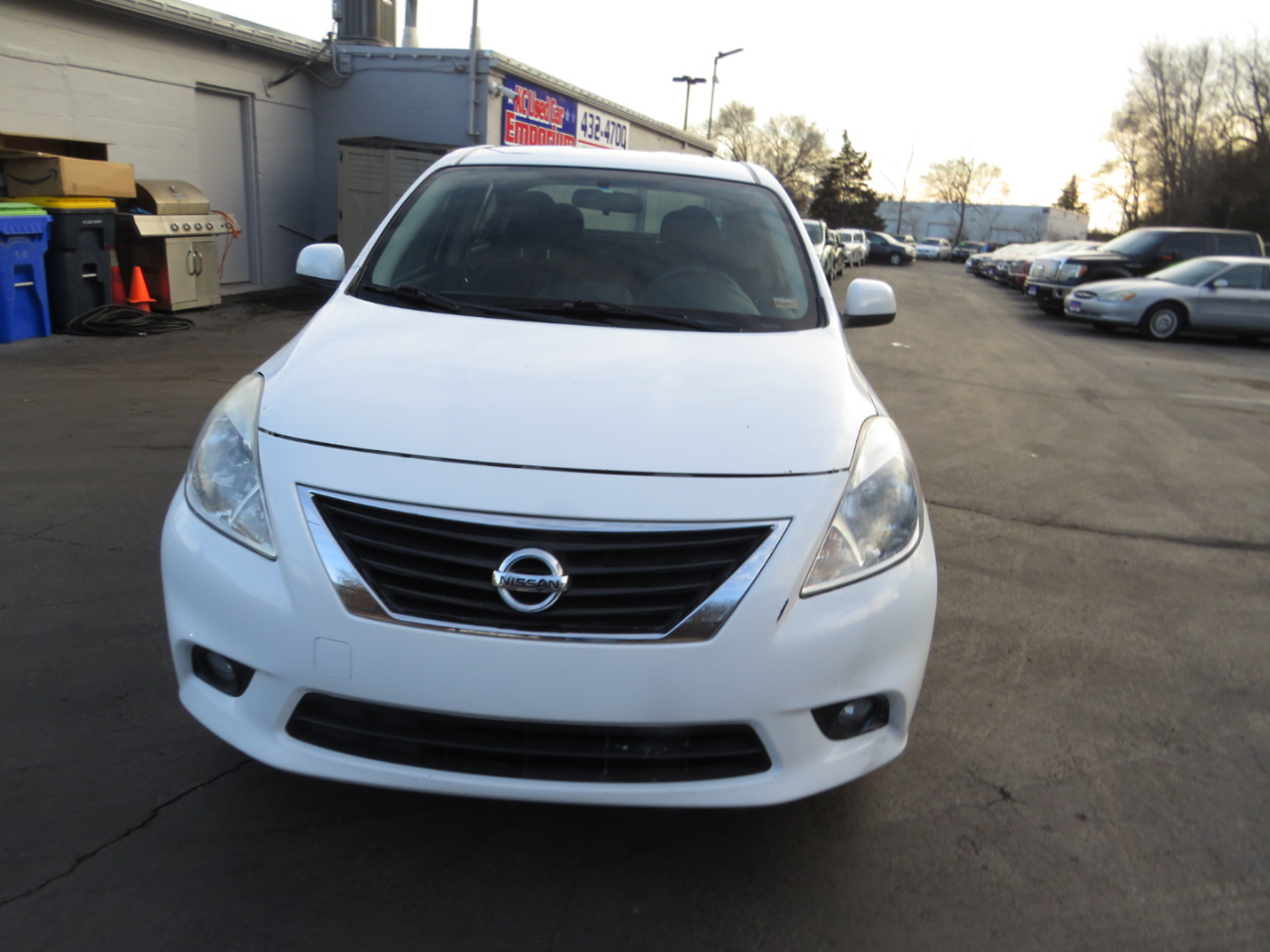 Nissan Versa 4dr Sdn CVT 1.6 SL 2013