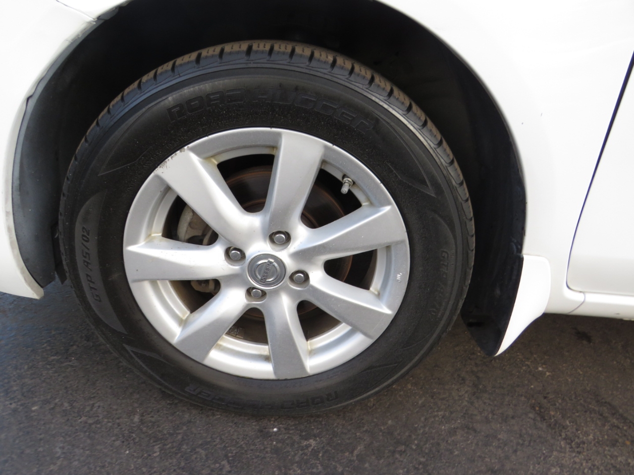 Nissan Versa 4dr Sdn CVT 1.6 SL 2013