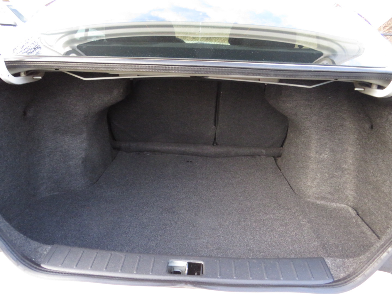 Nissan Versa 4dr Sdn CVT 1.6 SL 2013