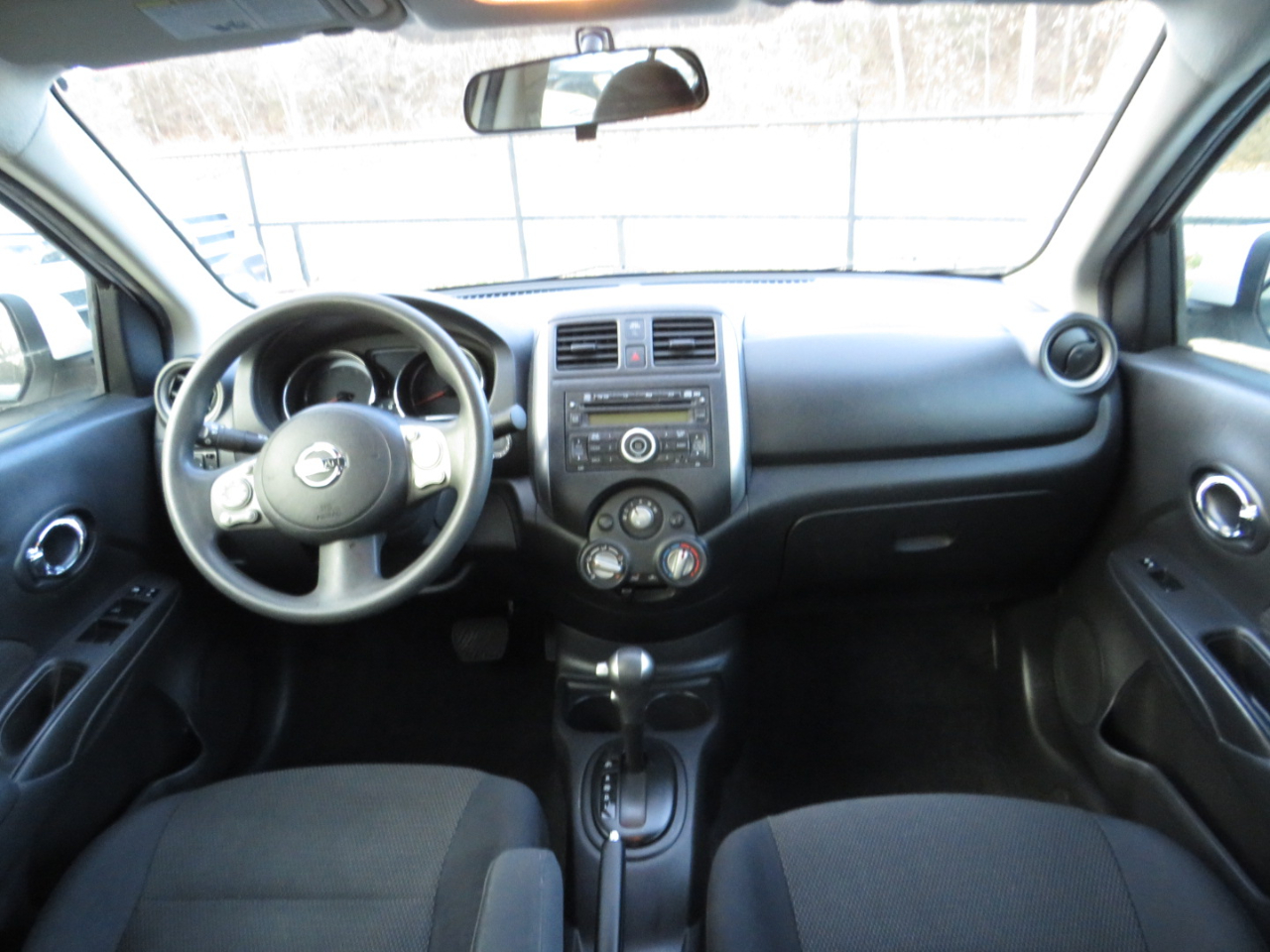 Nissan Versa 4dr Sdn CVT 1.6 SL 2013