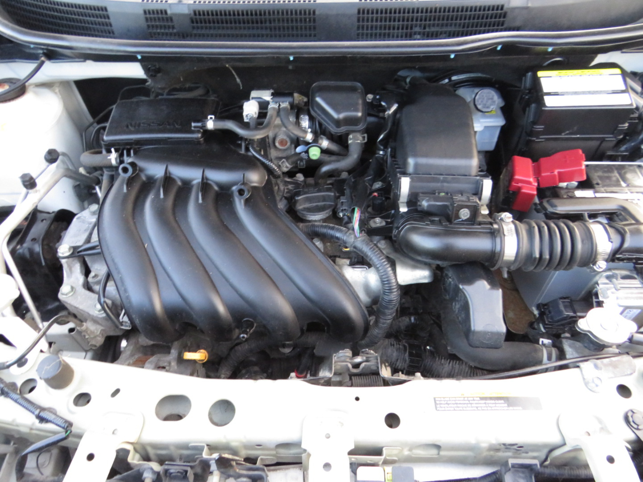 Nissan Versa 4dr Sdn CVT 1.6 SL 2013