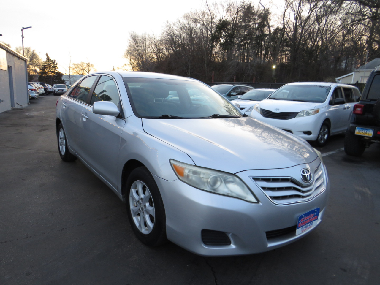 Toyota Camry 4dr Sdn I4 Man LE (Natl) 2011