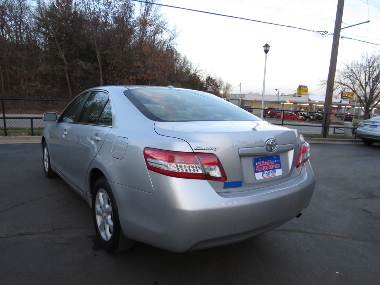 Toyota Camry 4dr Sdn I4 Man LE (Natl) 2011