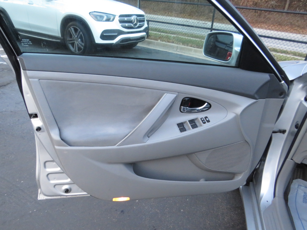 Toyota Camry 4dr Sdn I4 Man LE (Natl) 2011