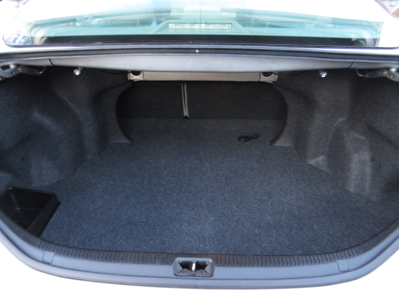 Toyota Camry 4dr Sdn I4 Man LE (Natl) 2011