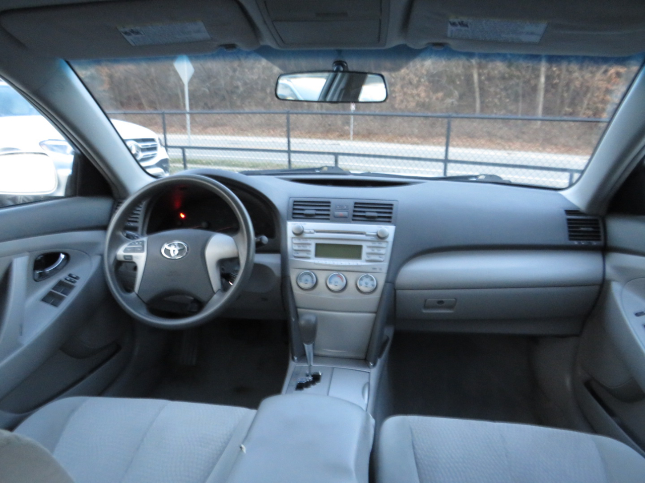 Toyota Camry 4dr Sdn I4 Man LE (Natl) 2011