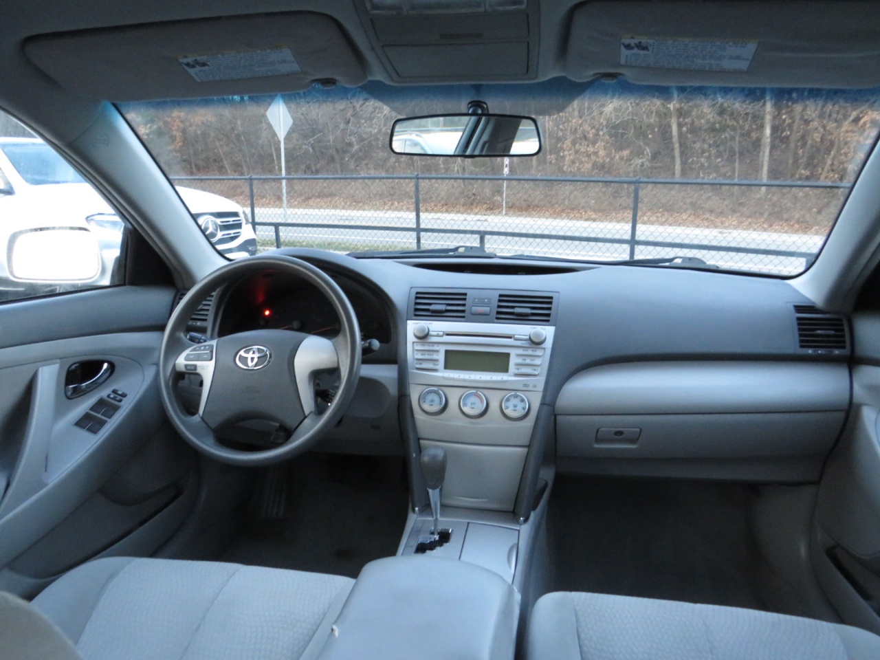 Toyota Camry 4dr Sdn I4 Man LE (Natl) 2011