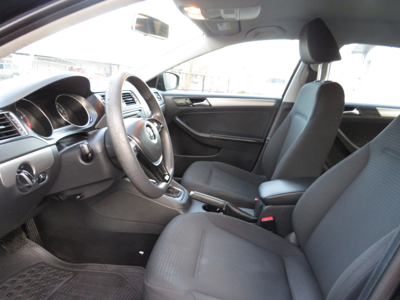 Volkswagen Jetta Sedan 4dr Auto 1.8T SE 2015