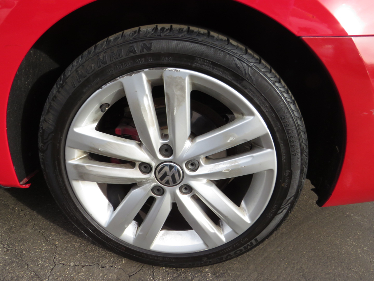 Volkswagen GLI 4dr Sdn DSG 2012