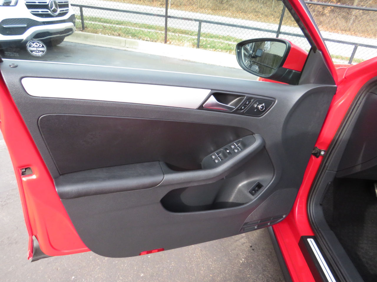 Volkswagen GLI 4dr Sdn DSG 2012