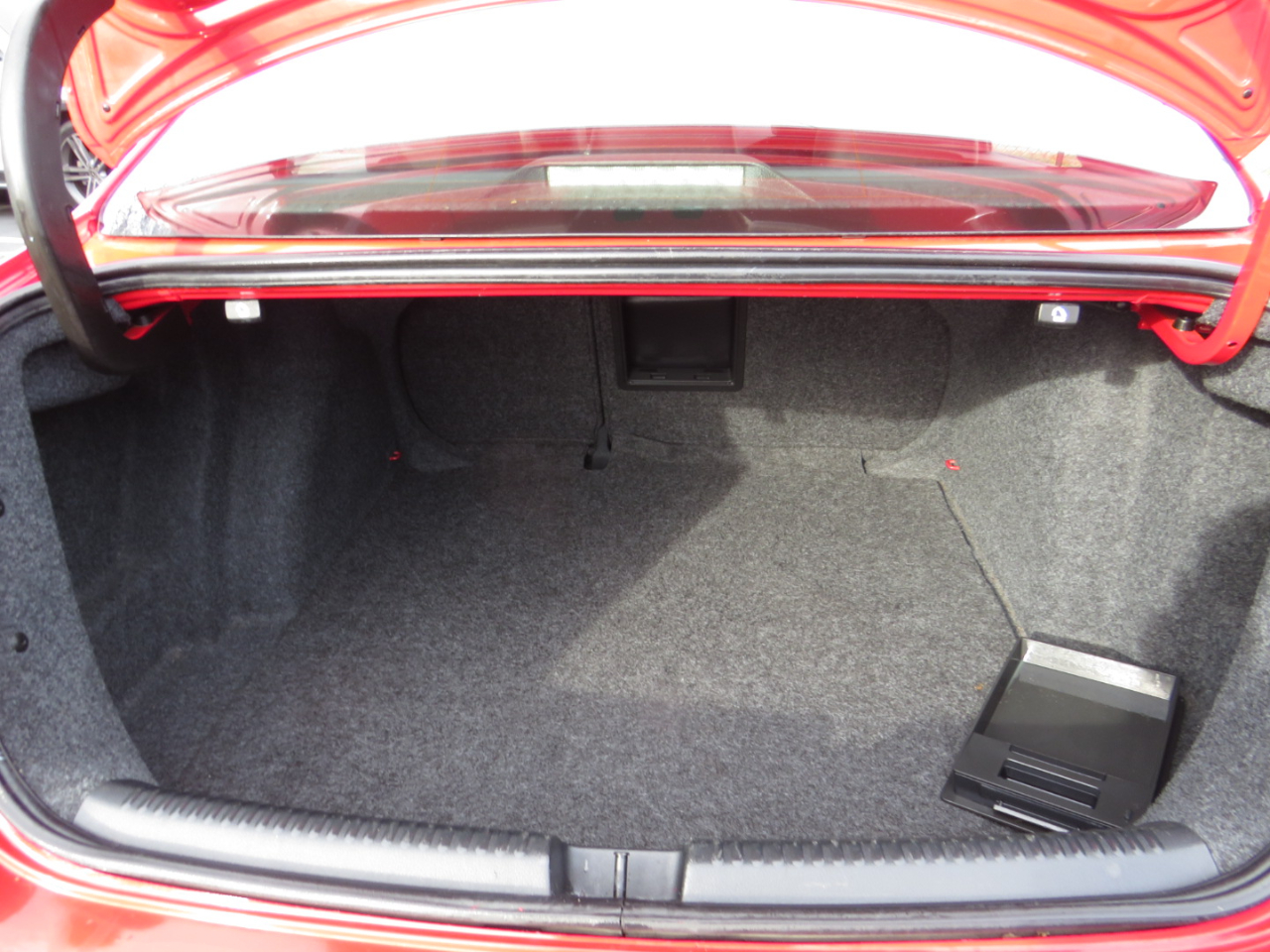 Volkswagen GLI 4dr Sdn DSG 2012