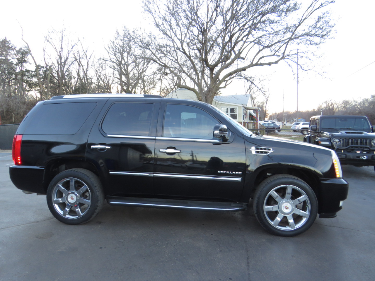 Cadillac Escalade AWD 4dr Luxury 2013