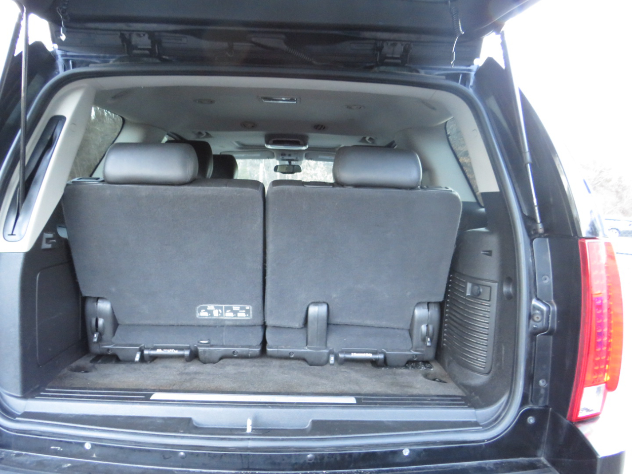 Cadillac Escalade AWD 4dr Luxury 2013