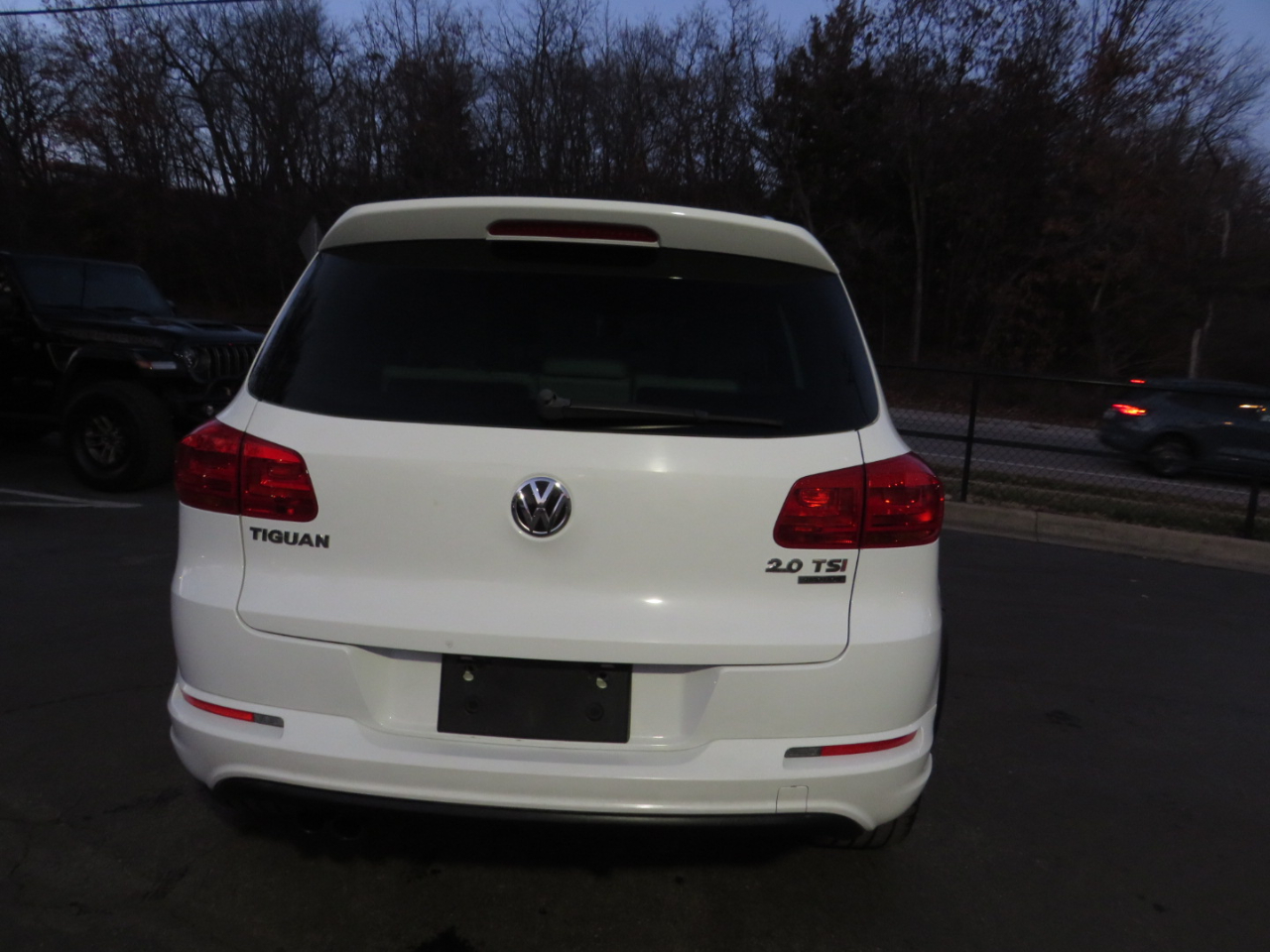 Volkswagen Tiguan 4MOTION 4dr Auto R-Line 2015