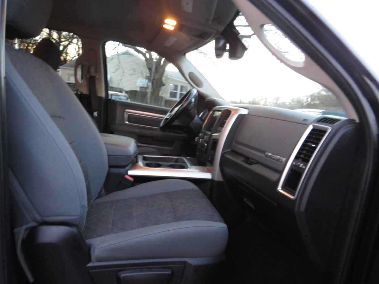 RAM 1500 Big Horn 4x4 Crew Cab 5'7" Box 2018