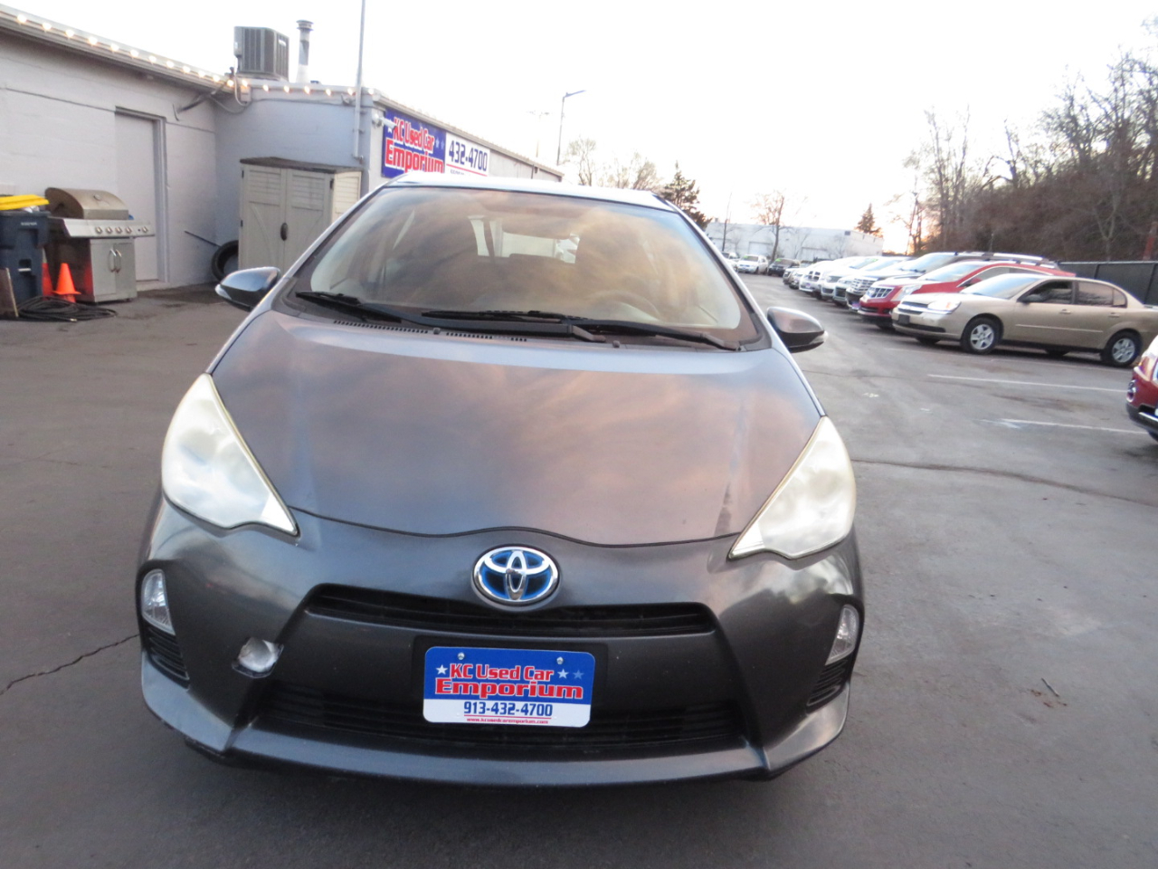 Toyota Prius c 5dr HB Three (Natl) 2013