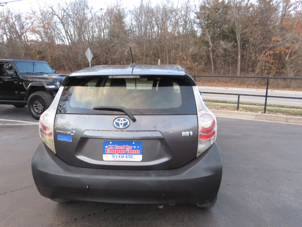 Toyota Prius c 5dr HB Three (Natl) 2013
