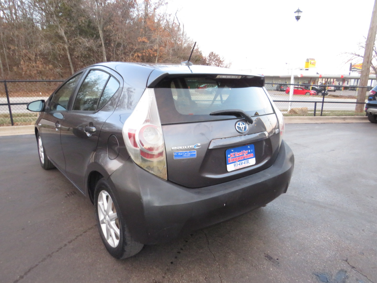 Toyota Prius c 5dr HB Three (Natl) 2013