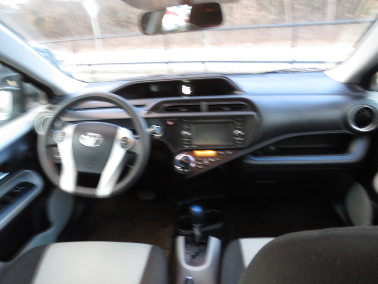 Toyota Prius c 5dr HB Three (Natl) 2013