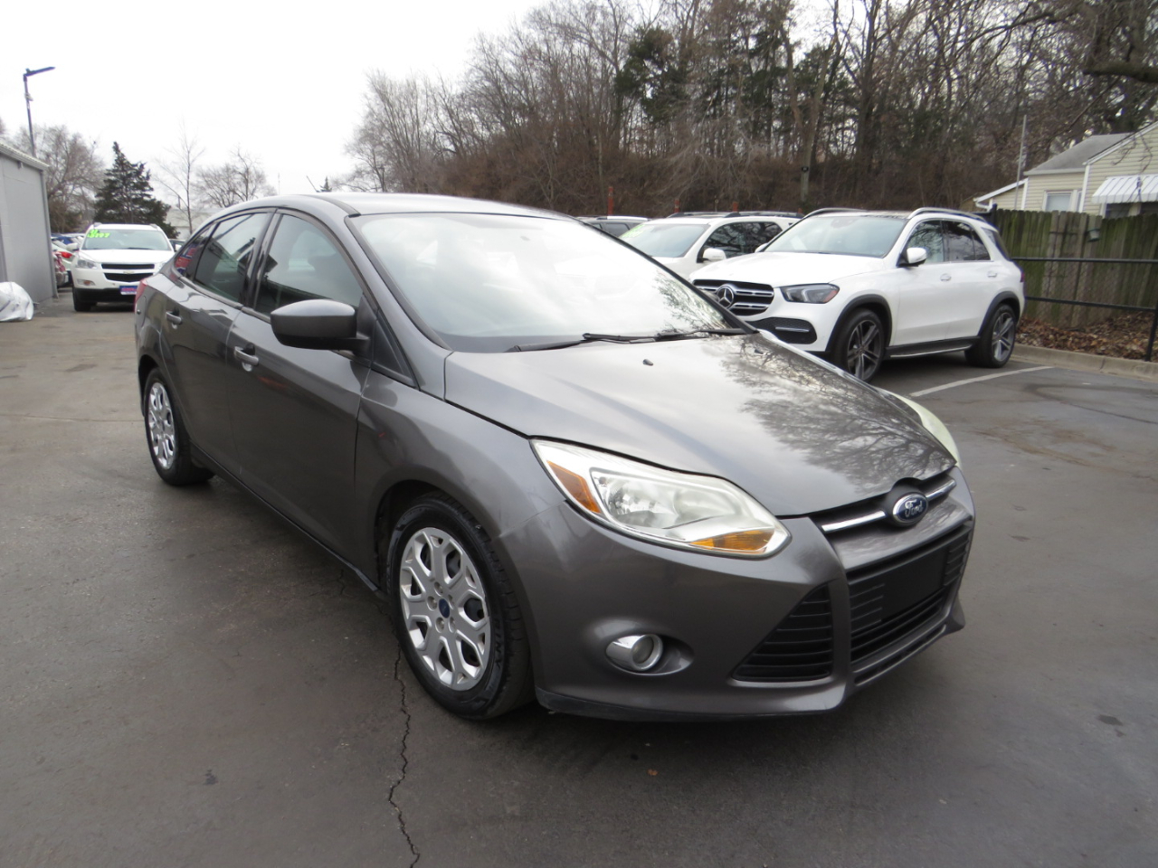 Ford Focus 4dr Sdn SE 2012