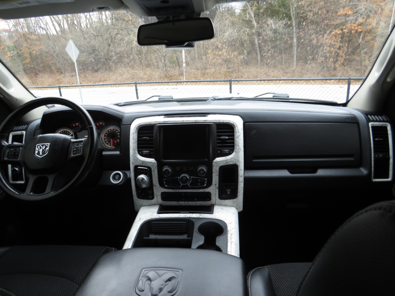 RAM 1500 4WD Crew Cab 140.5" Sport 2016