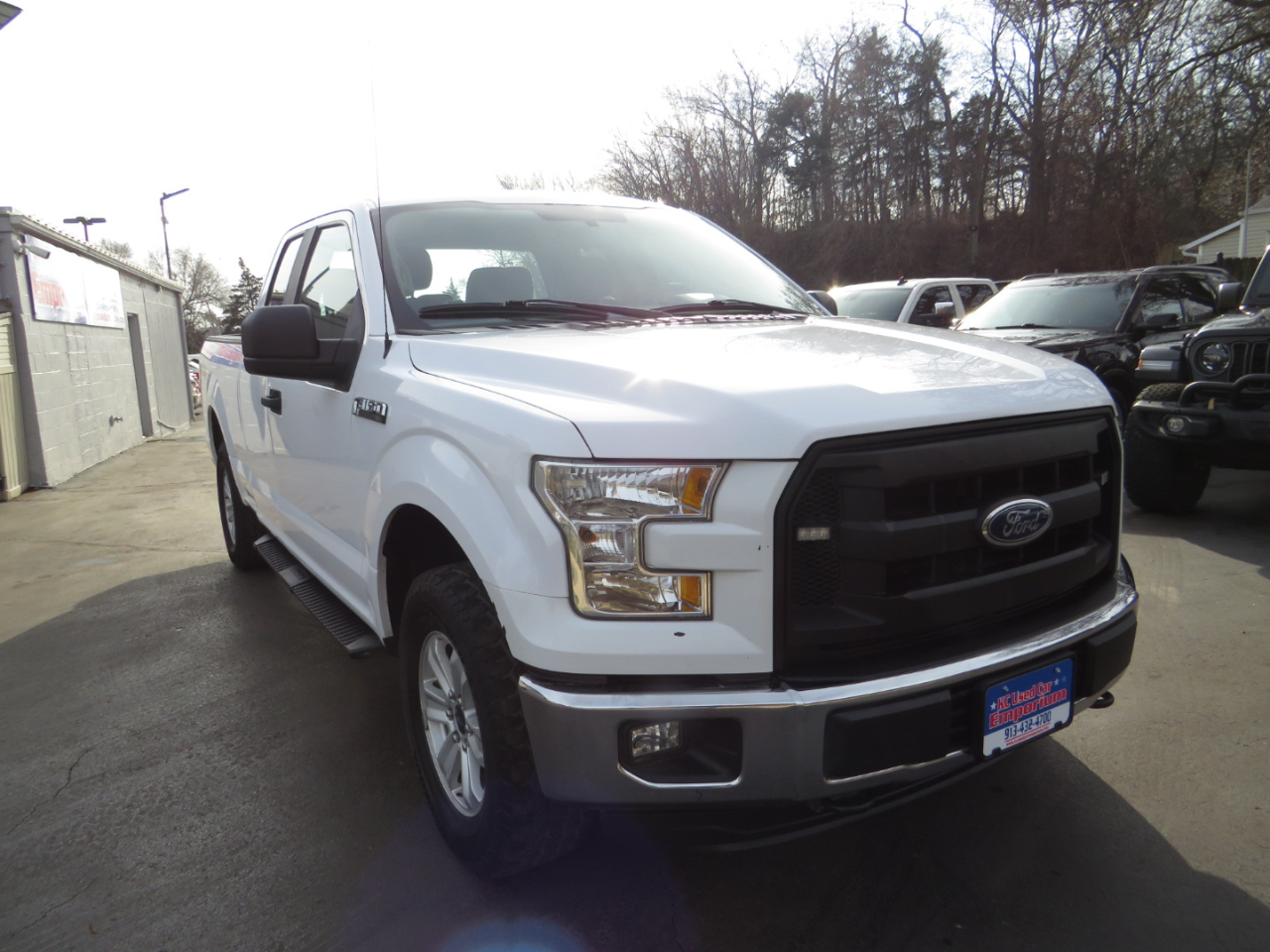 Ford F-150 4WD SuperCab 163" Lariat w/HD Payload Pkg 2015