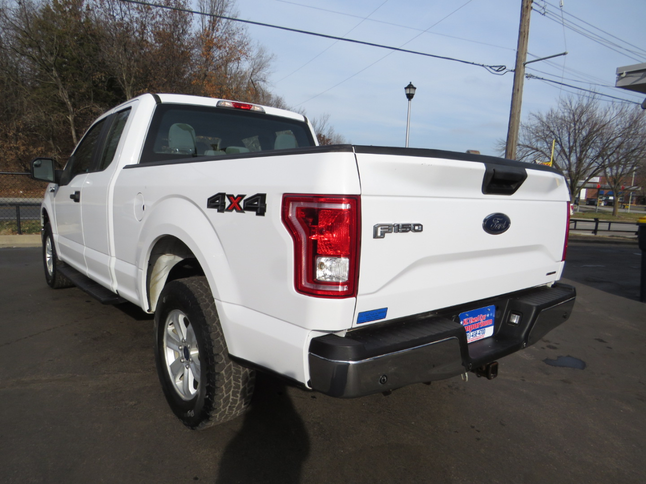 Ford F-150 4WD SuperCab 163" Lariat w/HD Payload Pkg 2015