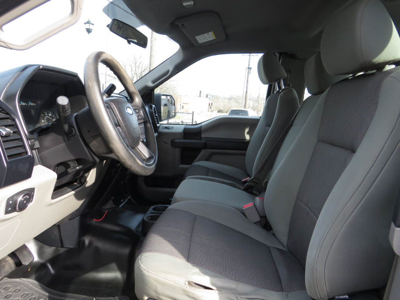 Ford F-150 4WD SuperCab 163" Lariat w/HD Payload Pkg 2015