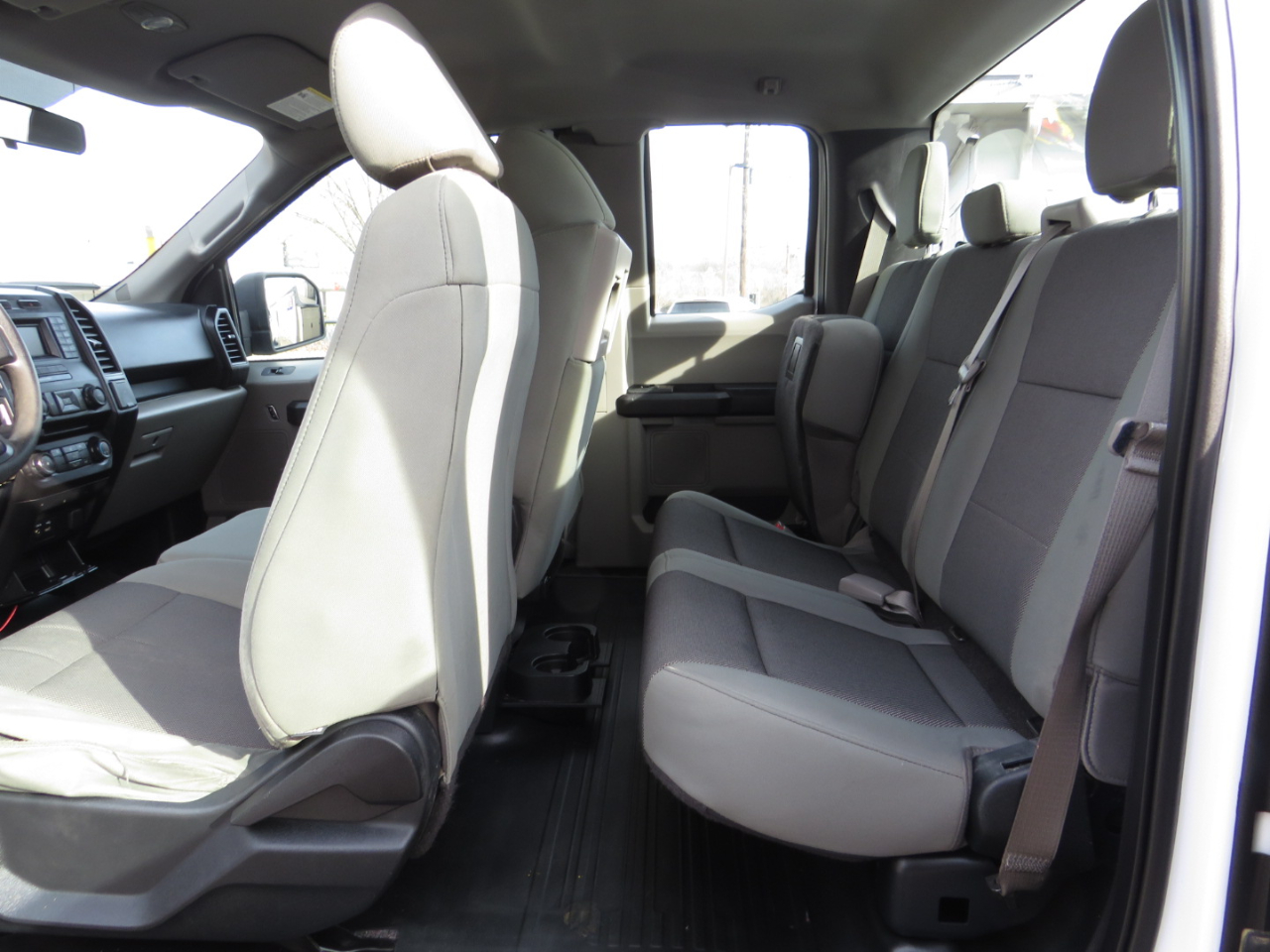 Ford F-150 4WD SuperCab 163" Lariat w/HD Payload Pkg 2015