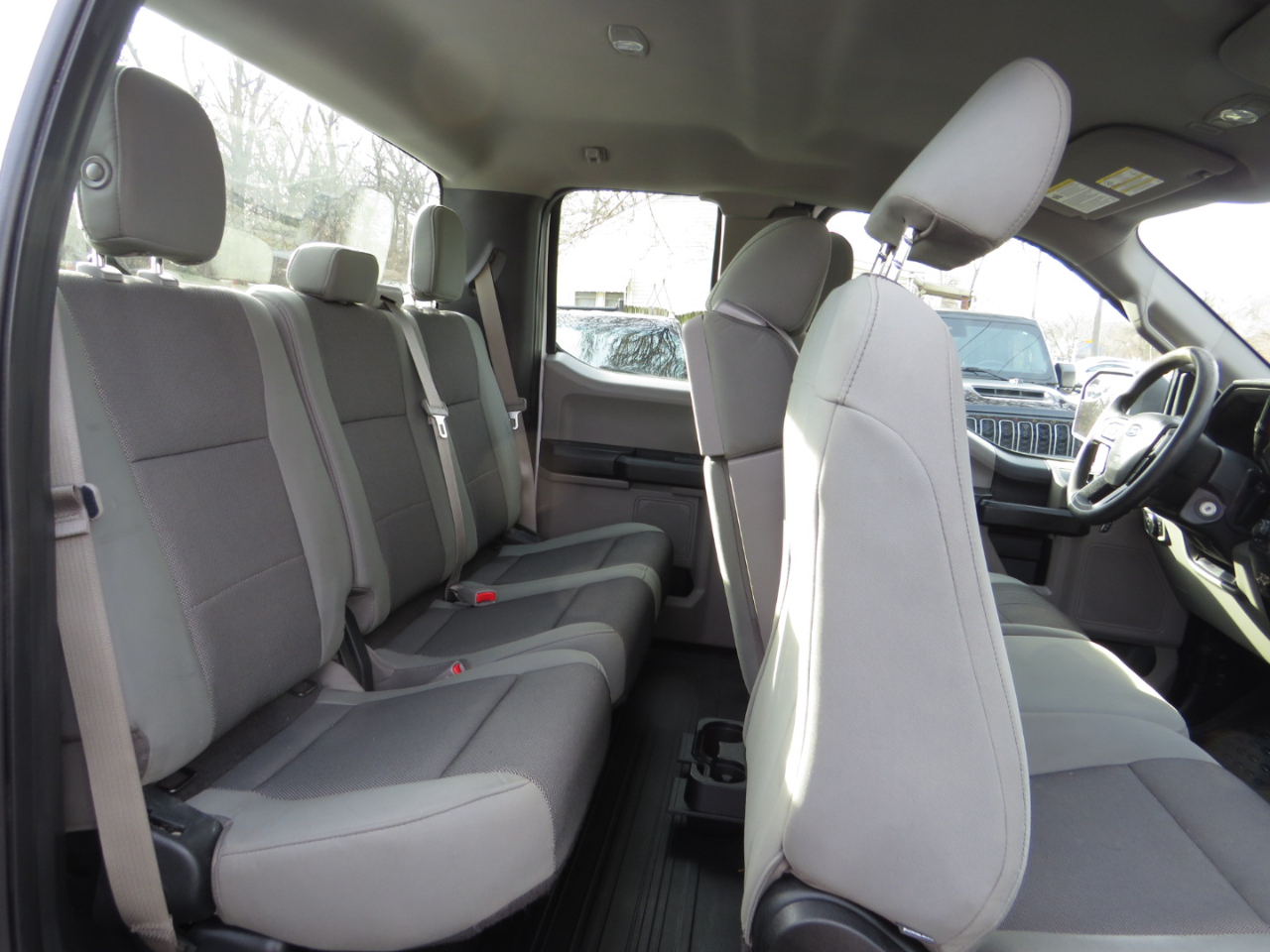 Ford F-150 4WD SuperCab 163" Lariat w/HD Payload Pkg 2015