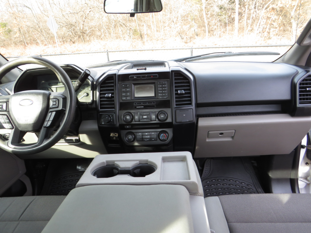 Ford F-150 4WD SuperCab 163" Lariat w/HD Payload Pkg 2015