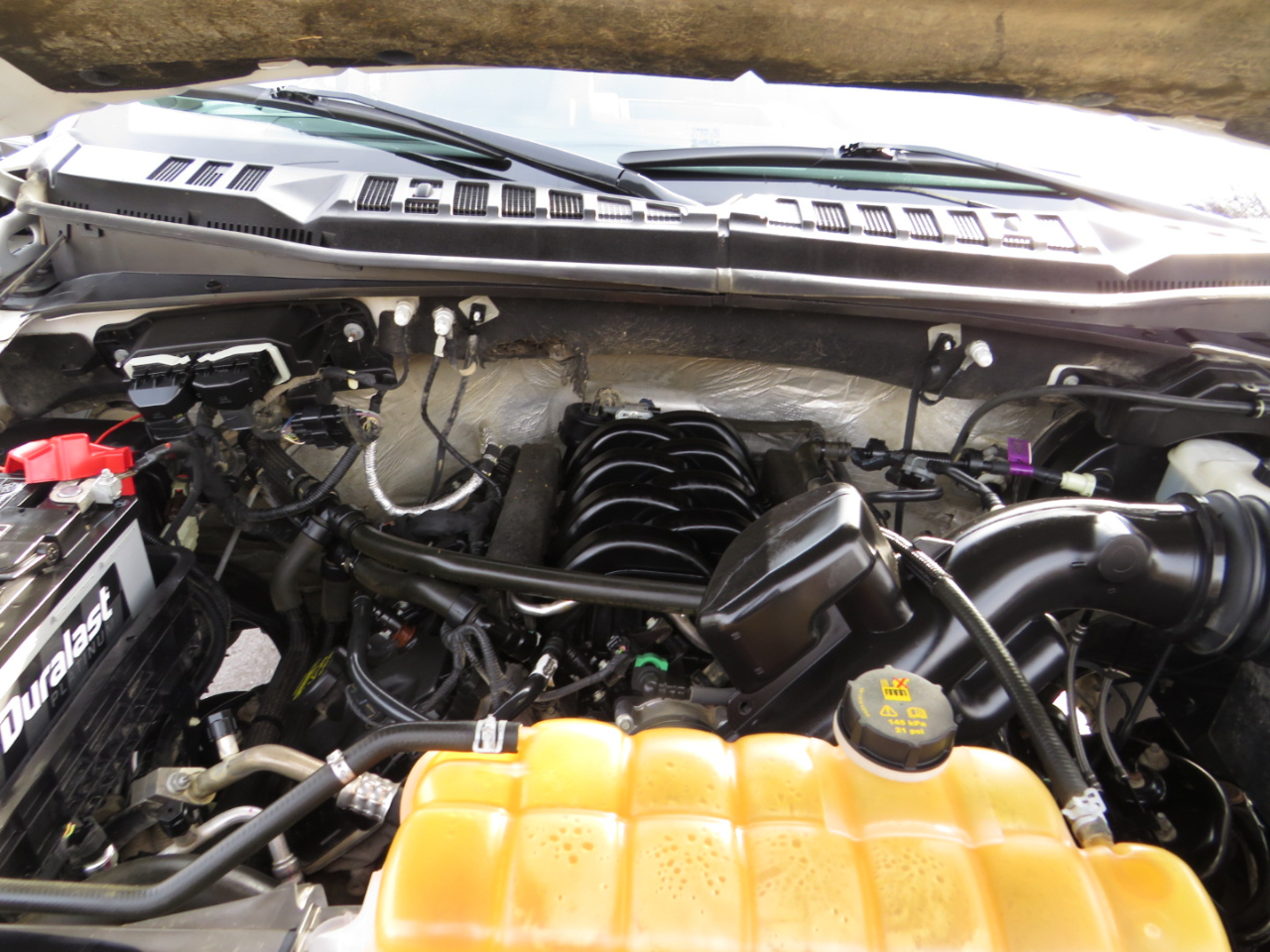 Ford F-150 4WD SuperCab 163" Lariat w/HD Payload Pkg 2015