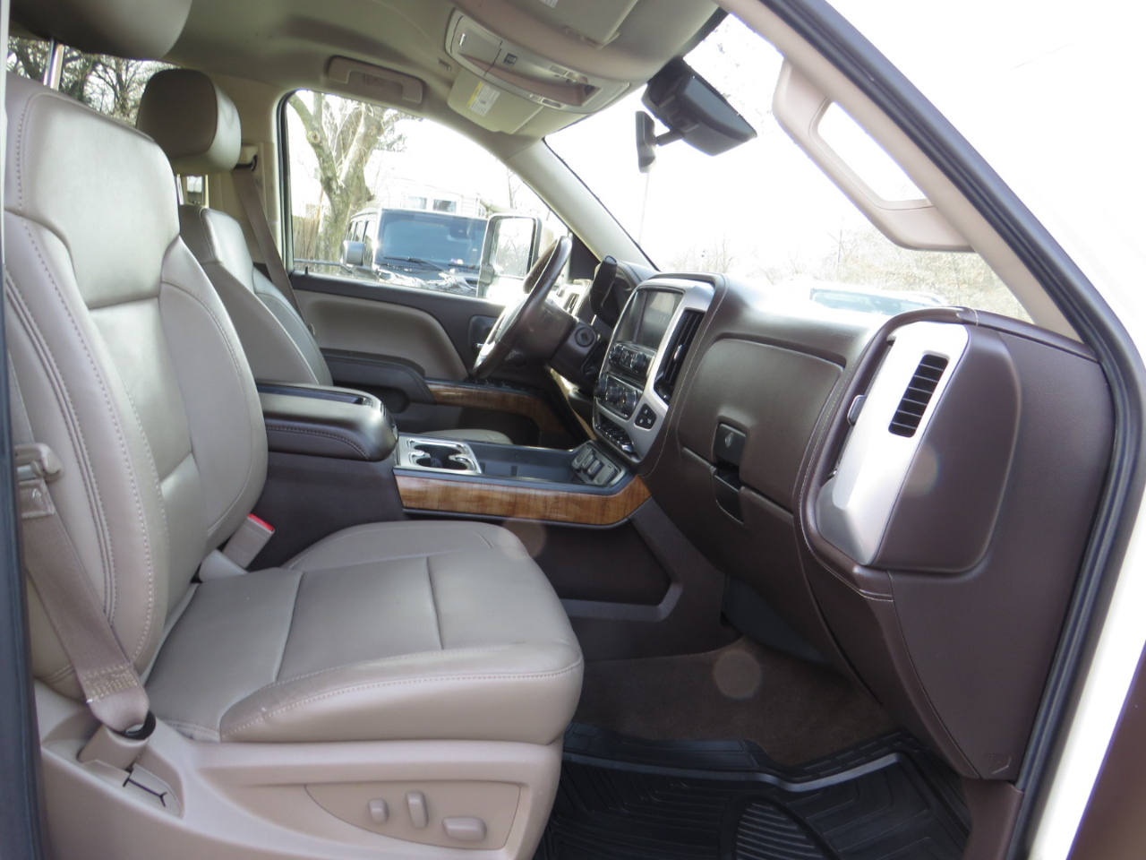 GMC Sierra 1500 4WD Crew Cab 143.5" SLT 2015