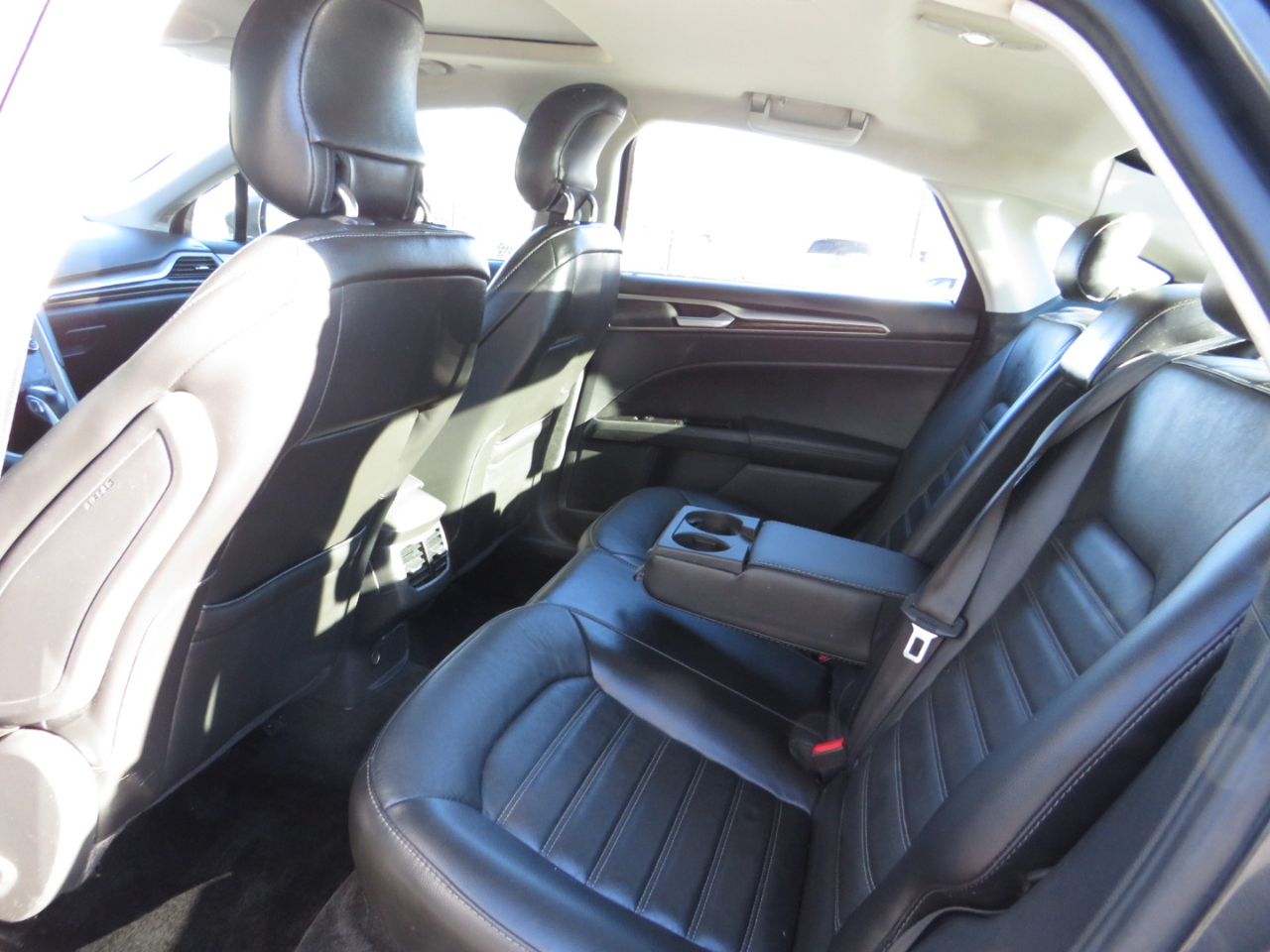 Ford Fusion 4dr Sdn SE Hybrid FWD 2015