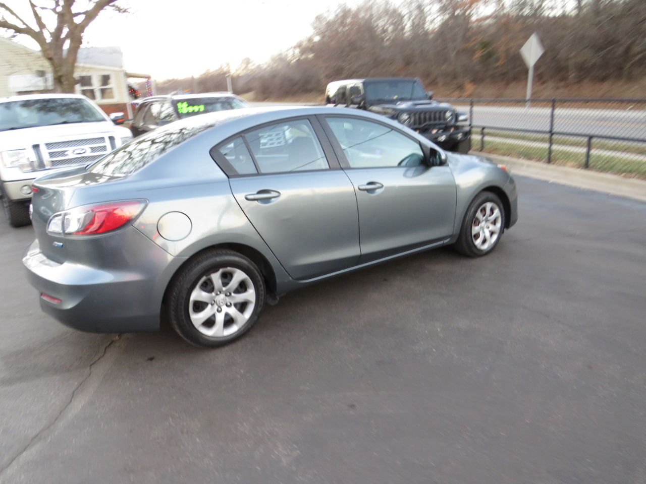 Mazda MAZDA3 4dr Sdn Auto i Sport 2013