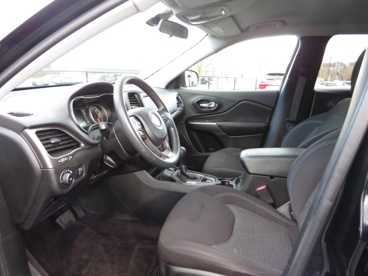 Jeep Cherokee Latitude FWD 2019