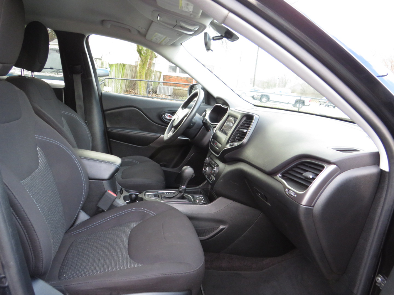 Jeep Cherokee Latitude FWD 2019