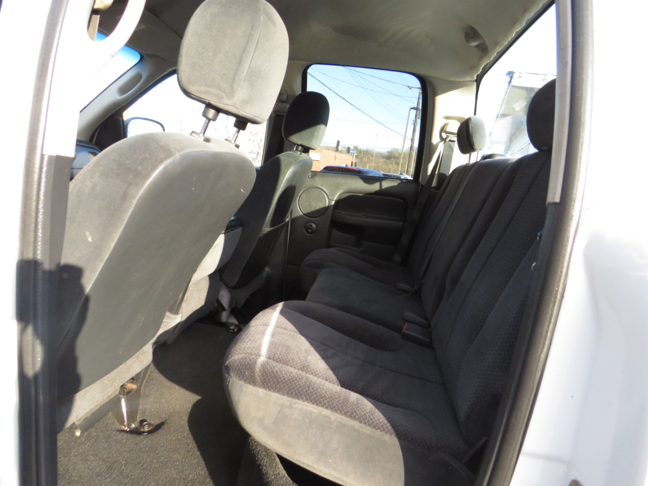 Dodge Ram 1500 4dr Quad Cab 140.5" WB 4WD SLT 2005