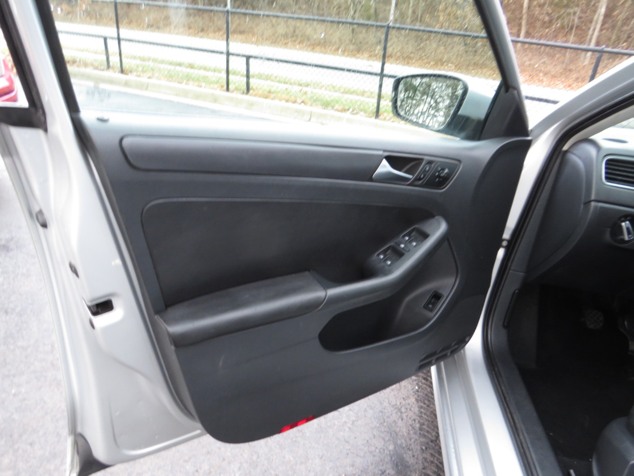 Volkswagen Jetta Sedan 4dr Manual SE PZEV 2012