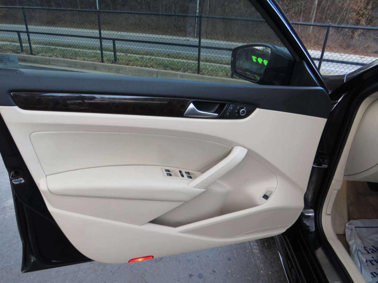 Volkswagen Passat 4dr Sdn 3.6L V6 DSG SEL Premium 2015