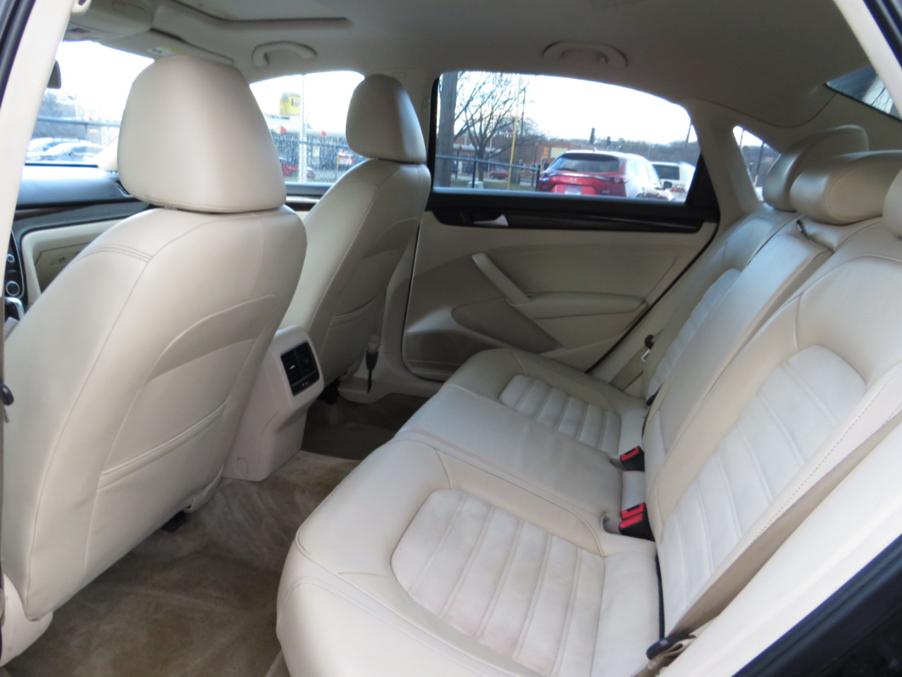 Volkswagen Passat 4dr Sdn 3.6L V6 DSG SEL Premium 2015