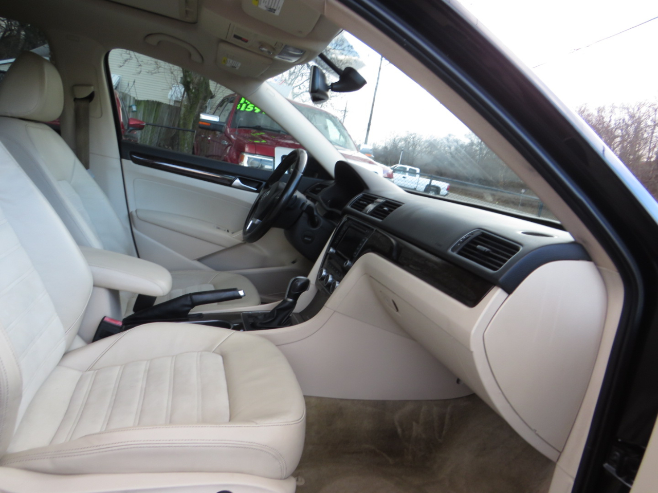 Volkswagen Passat 4dr Sdn 3.6L V6 DSG SEL Premium 2015