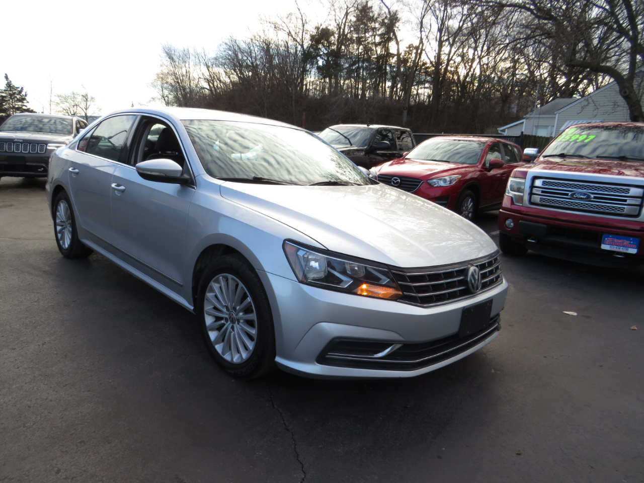 Volkswagen Passat 4dr Sdn 1.8T Auto SE PZEV 2016
