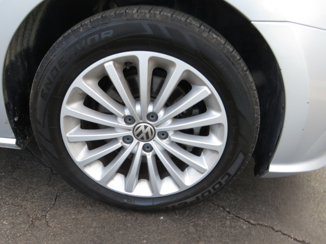 Volkswagen Passat 4dr Sdn 1.8T Auto SE PZEV 2016