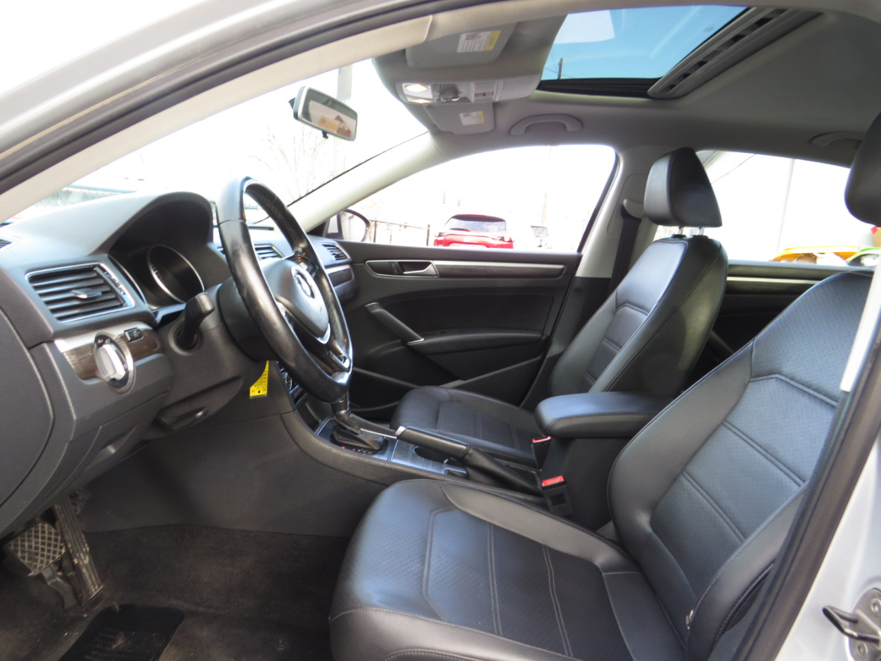 Volkswagen Passat 4dr Sdn 1.8T Auto SE PZEV 2016