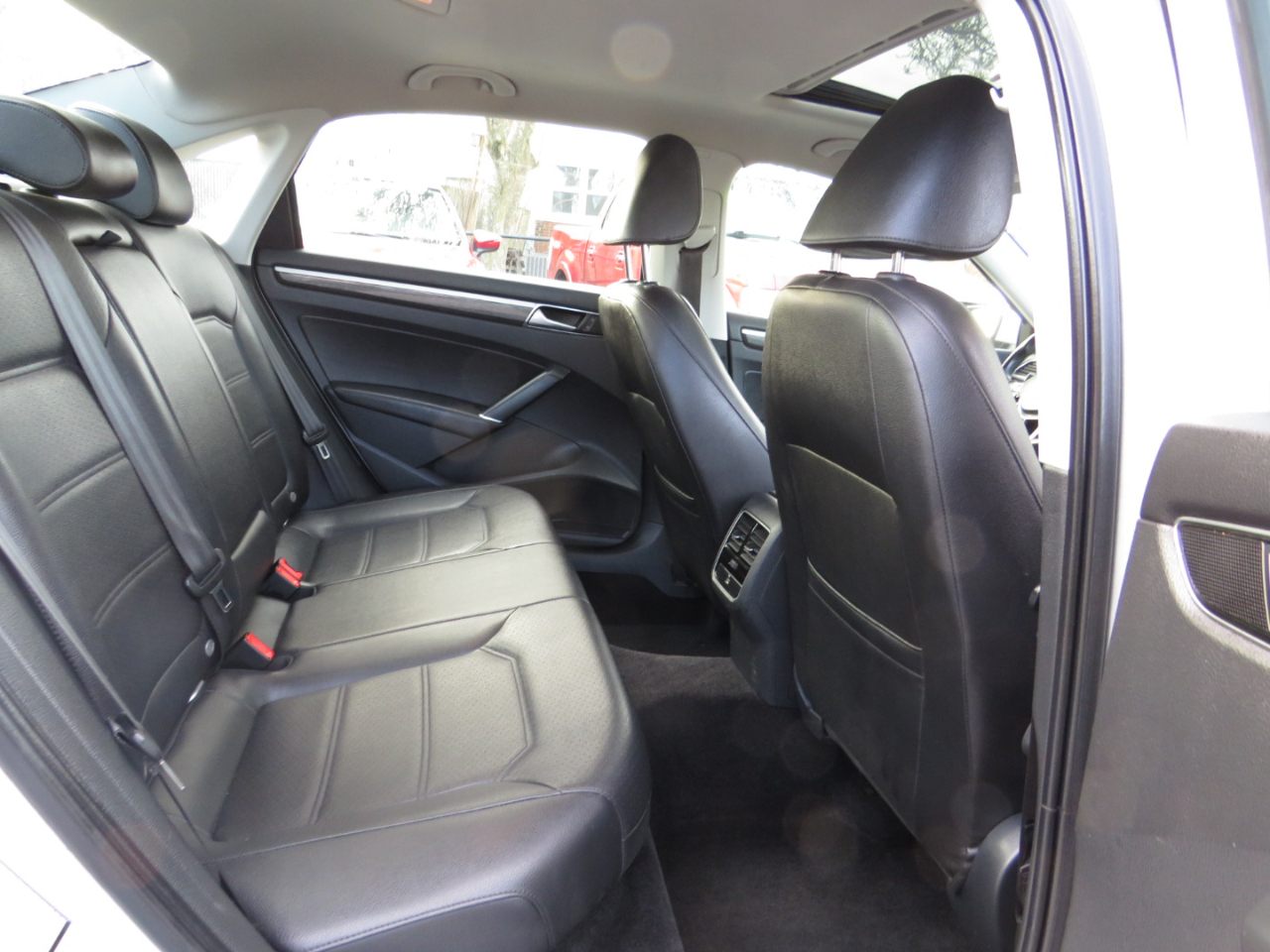 Volkswagen Passat 4dr Sdn 1.8T Auto SE PZEV 2016