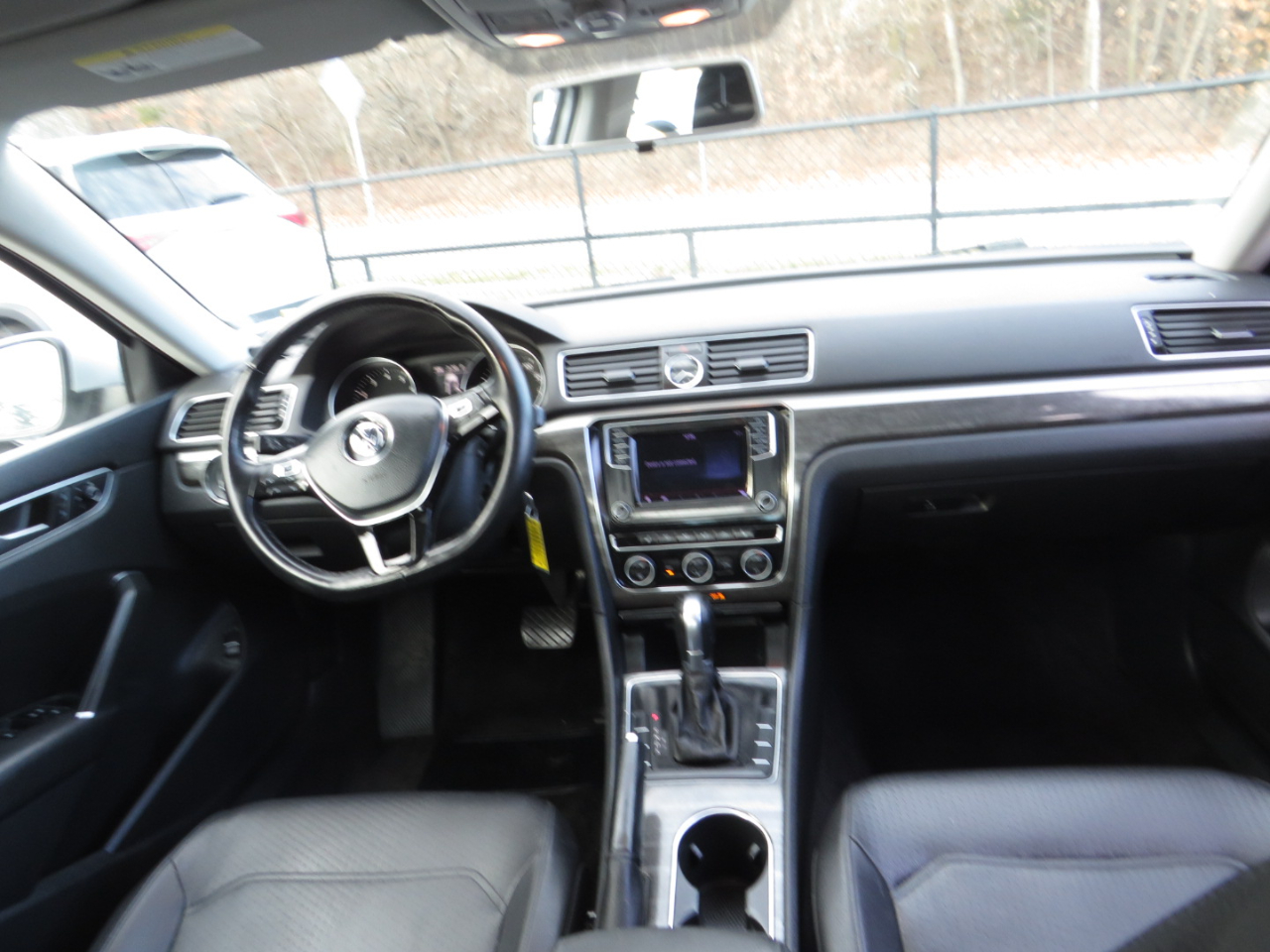 Volkswagen Passat 4dr Sdn 1.8T Auto SE PZEV 2016