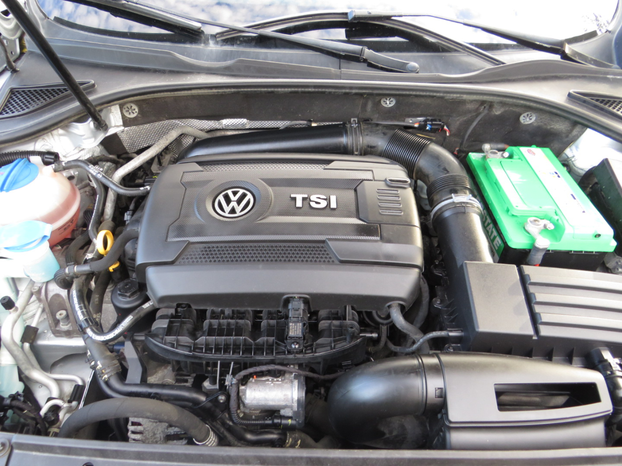 Volkswagen Passat 4dr Sdn 1.8T Auto SE PZEV 2016