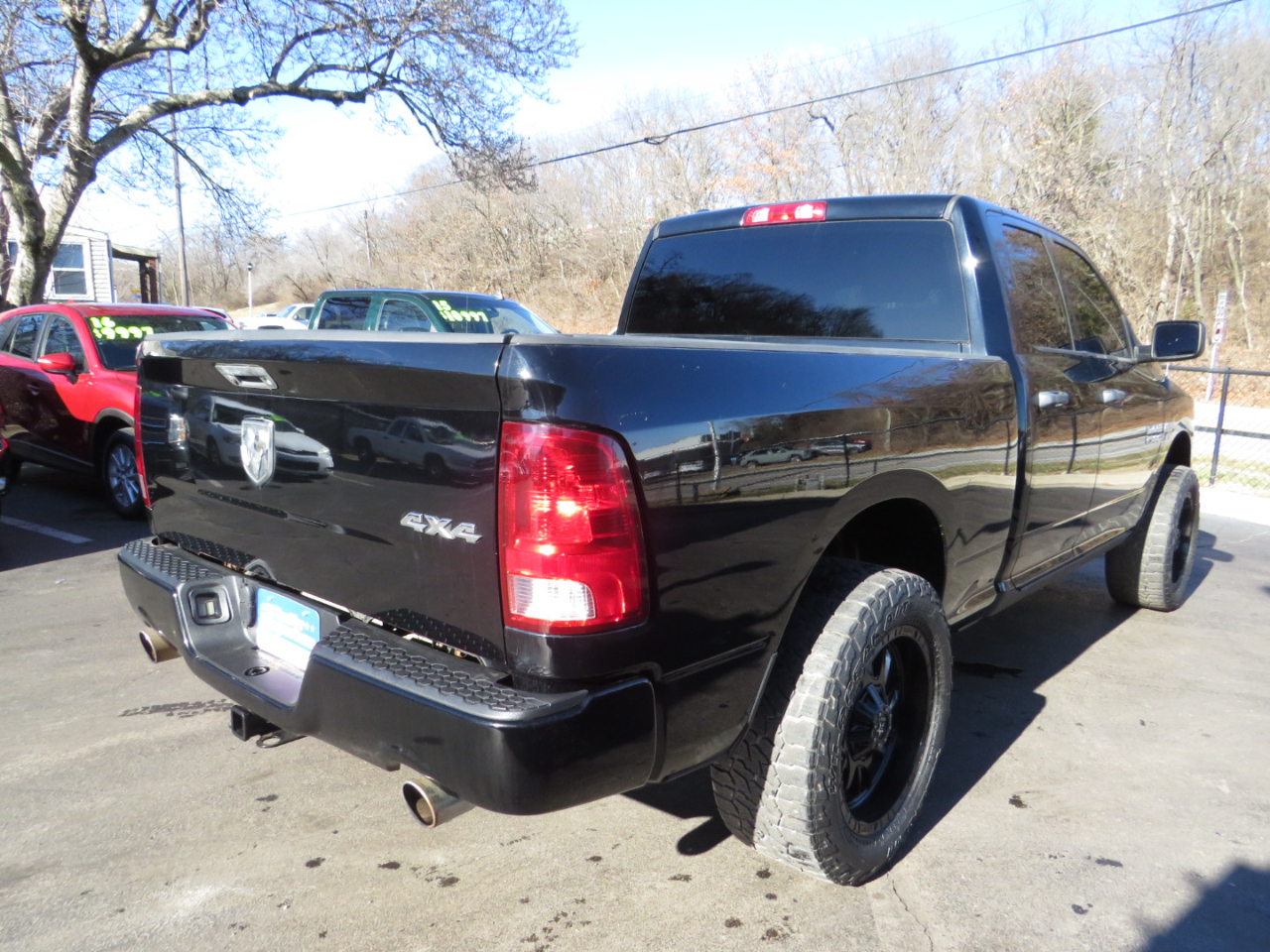 RAM 1500 4WD Quad Cab 140.5" Express 2013